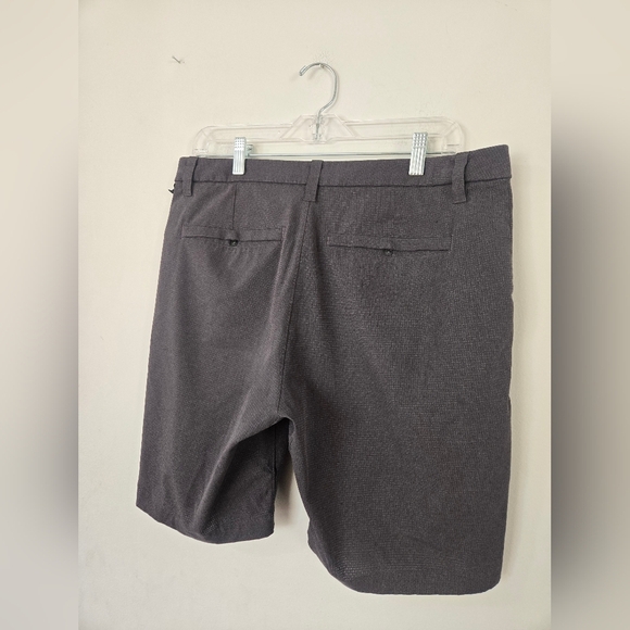 Lululemon Commission Shorts Classic 10" Ventlight Mesh Mens Size 33 Gray - Picture 3 of 8